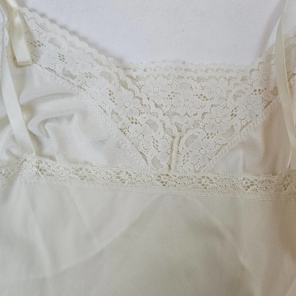 Vintage Vanity Fair Cream Off white slip, size 38 - Picture 3 of 6